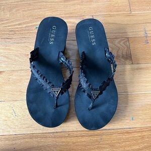 Guess black vintage heeled flip flops
